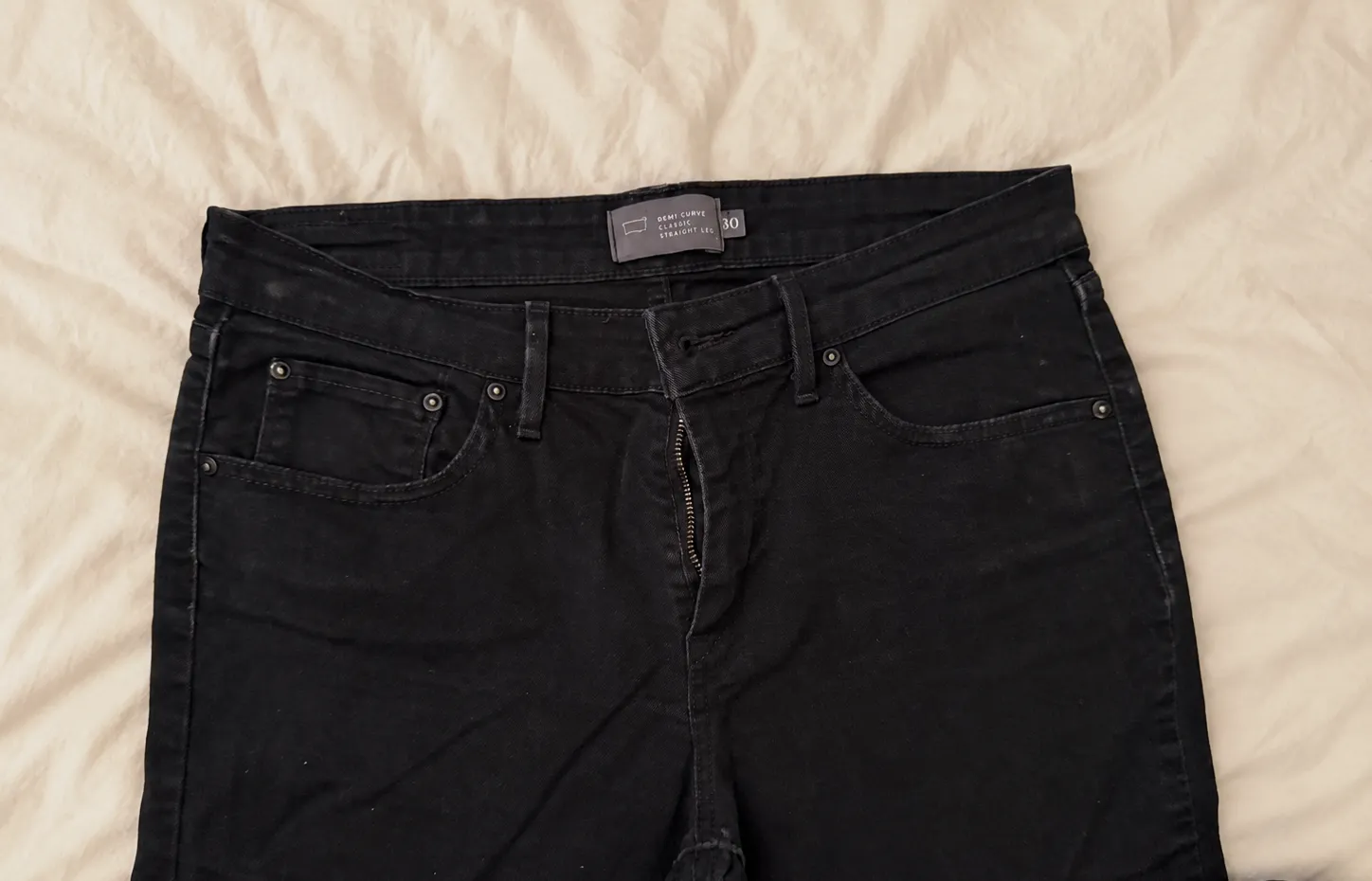 Jean Levi's femme W30 - noir – Levi's – taille 40 2