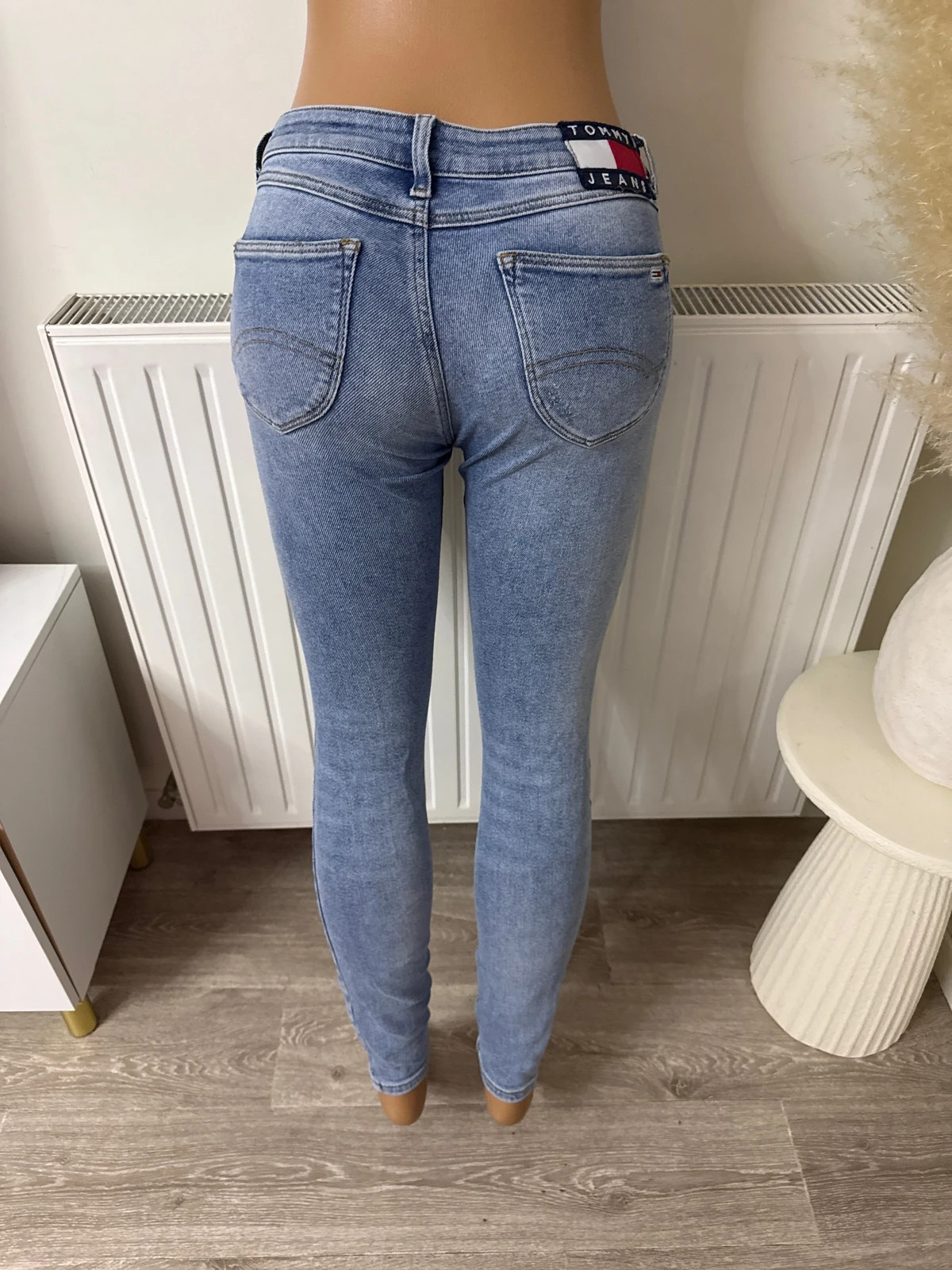 (10) Jean tommy Hilfiger