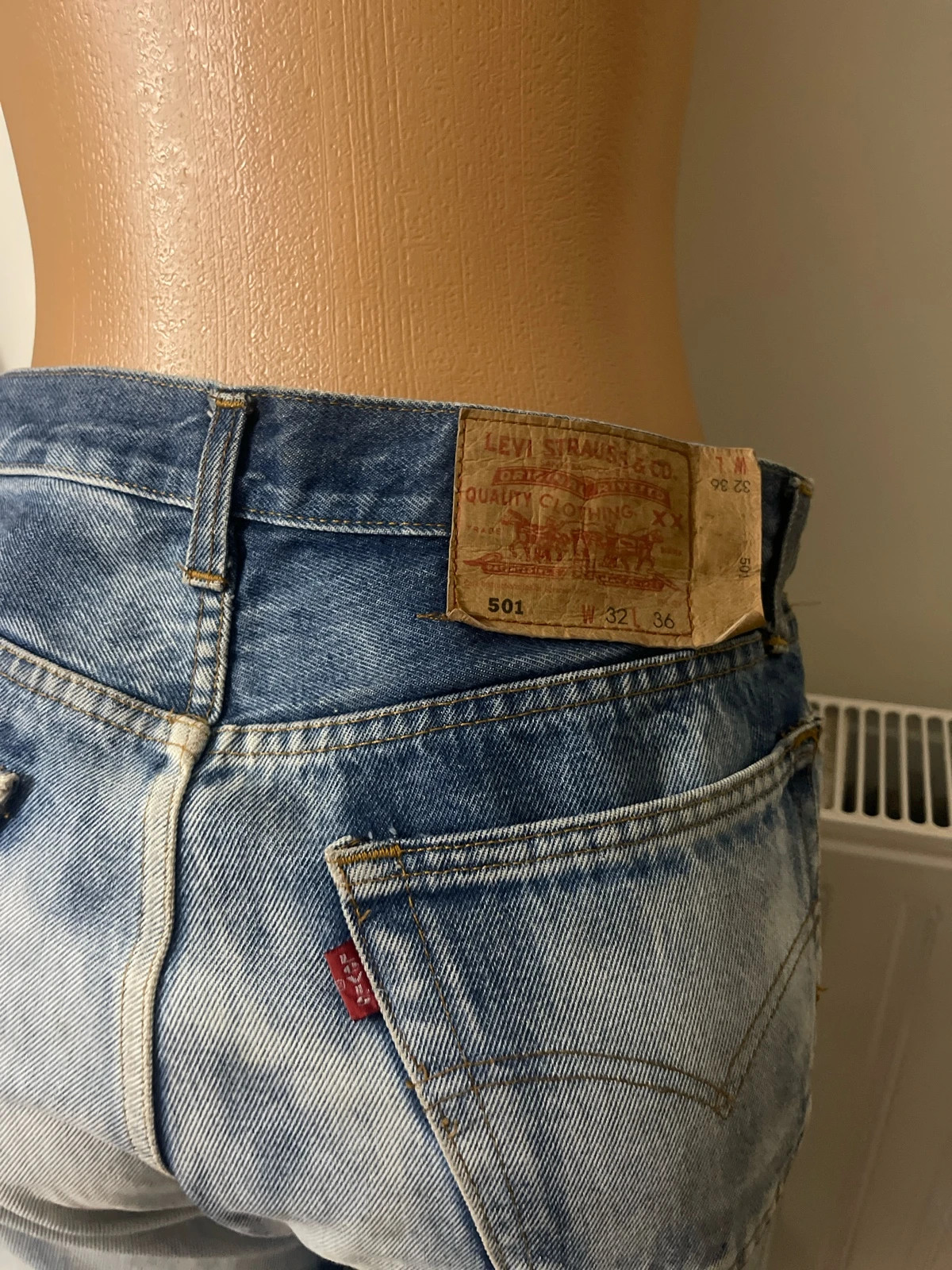Jean levi’s 🟠 – Coupé – taille XL 2