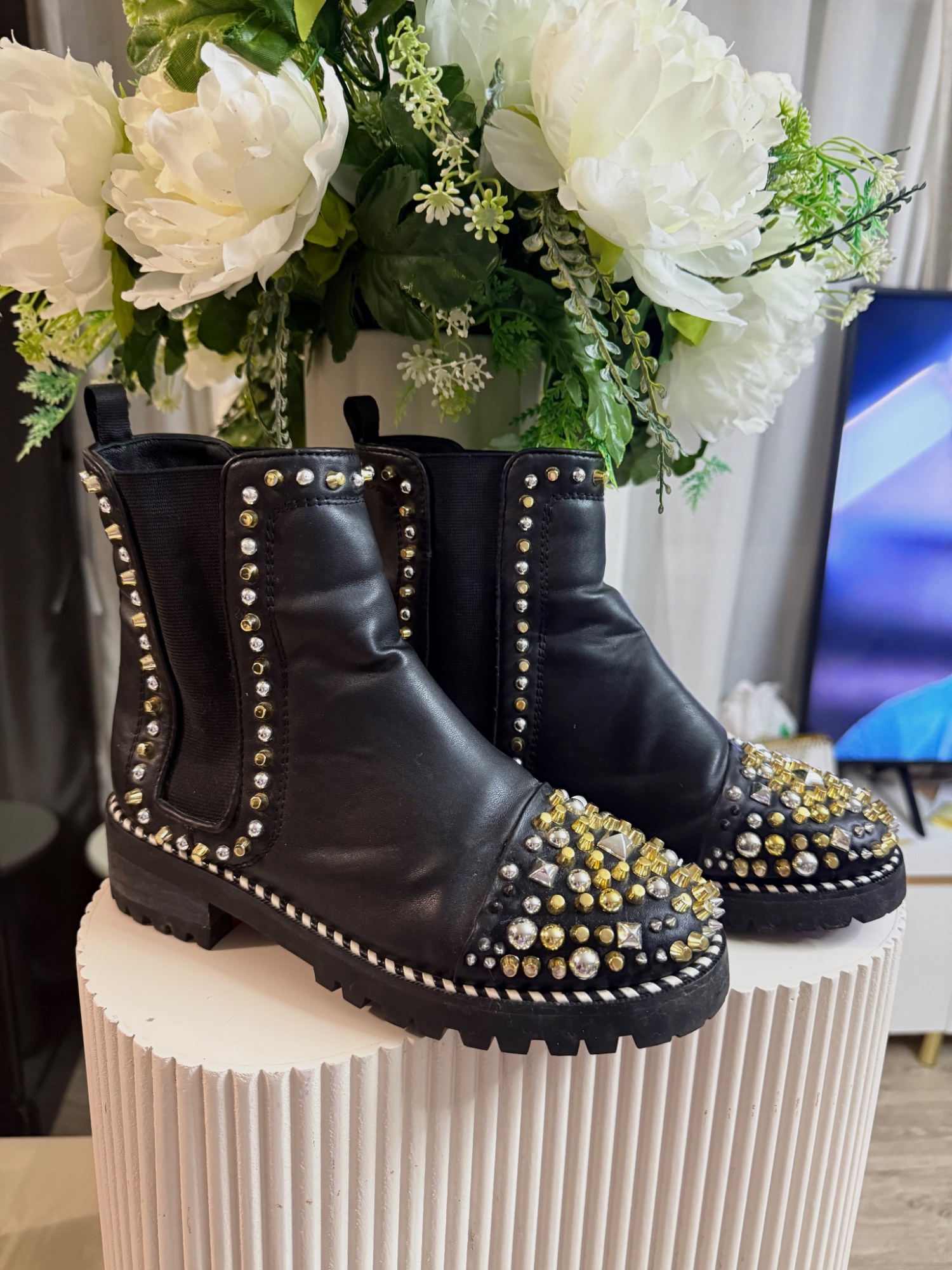 (12) bottes Christian loubouti
