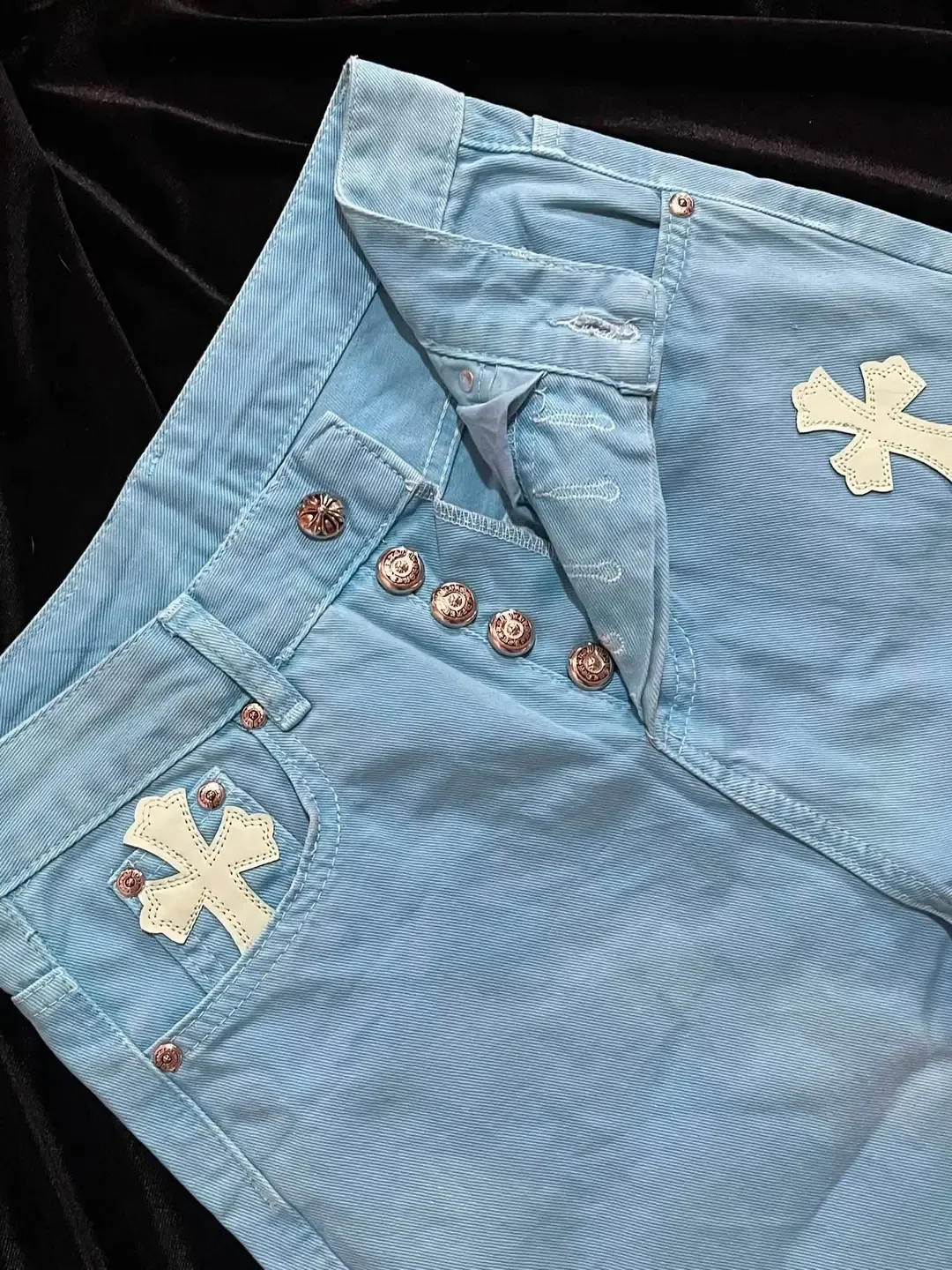 Jean clair broderies croix bleu crème 3