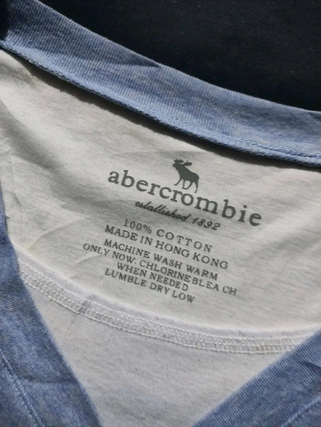 T-shirt Abercrombie & Fitch bleu ciel 2