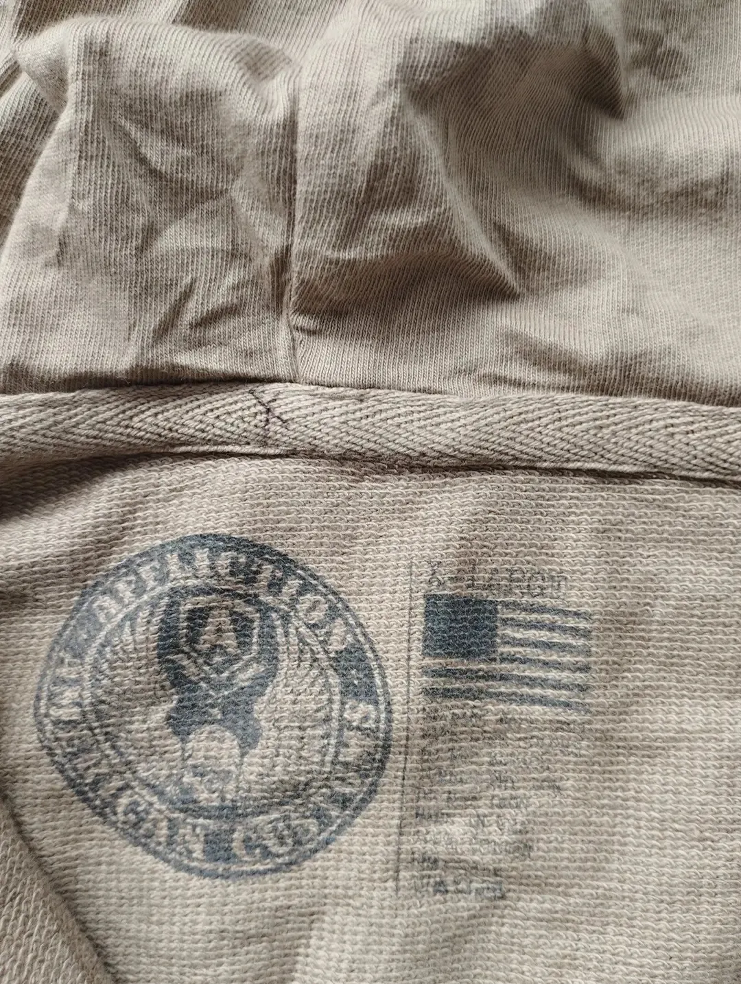 Affiliation sweat à capuche beige graphique 2