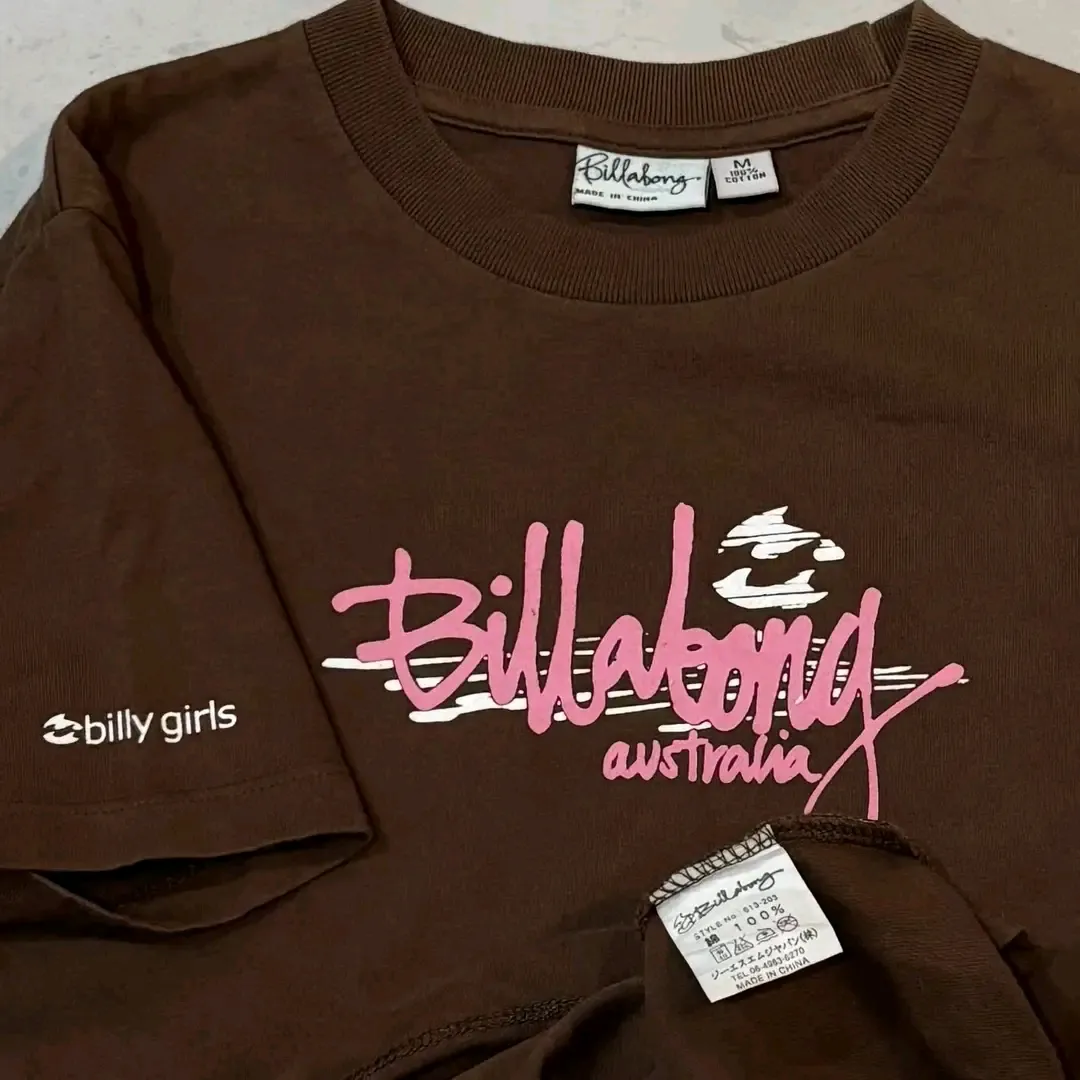 Brown graphic t-shirt with pink logo 2