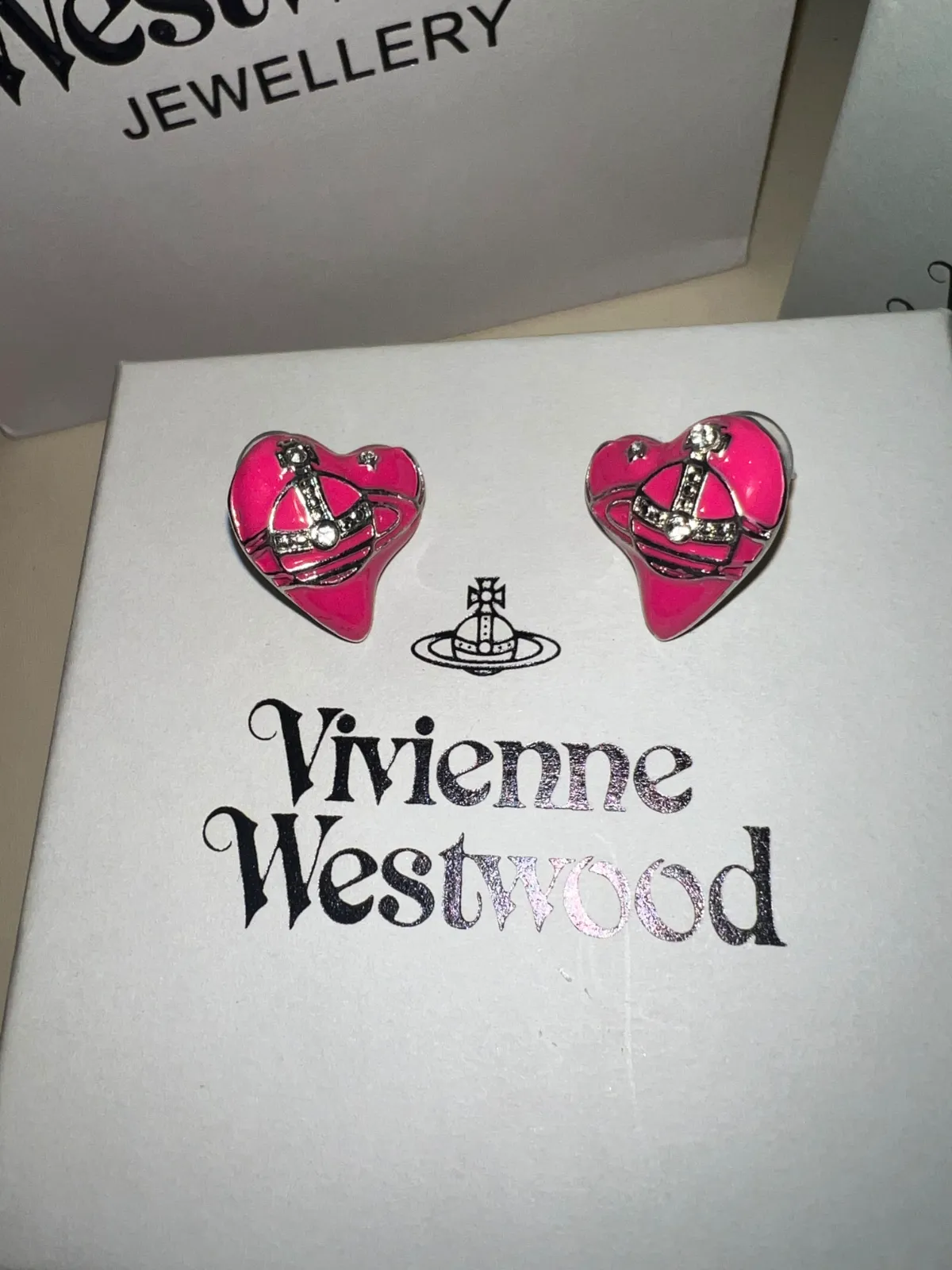 Boucles d'oreilles Vivienne Westwood cœurs fuchsia