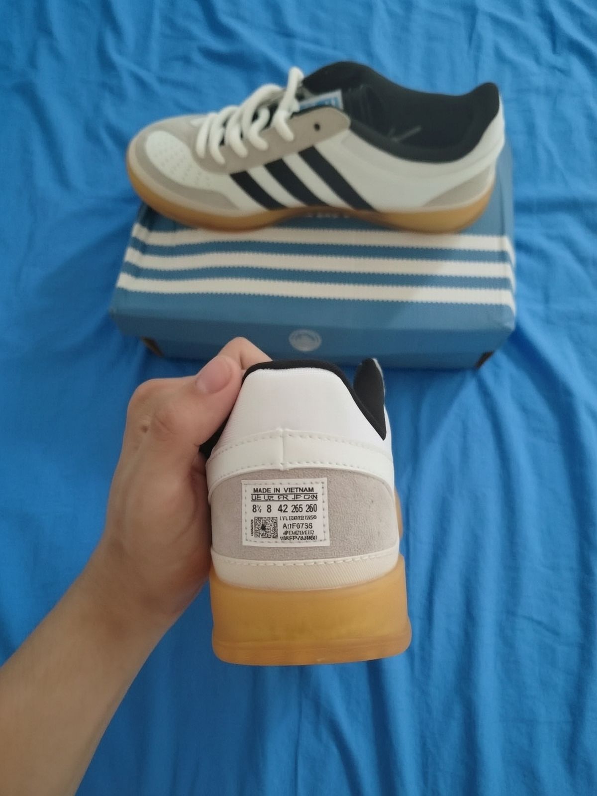 Adidas sneakers blanc noir semelle gomme