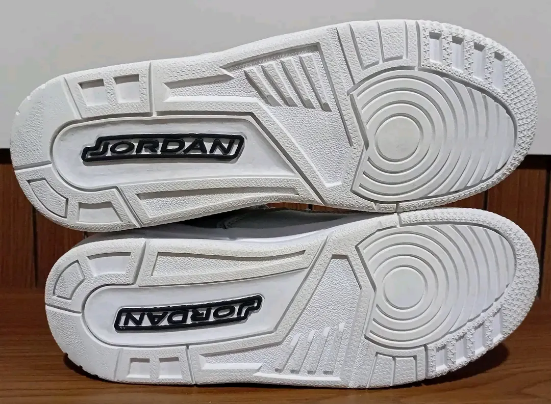 Jordan Baskets blanches classiques