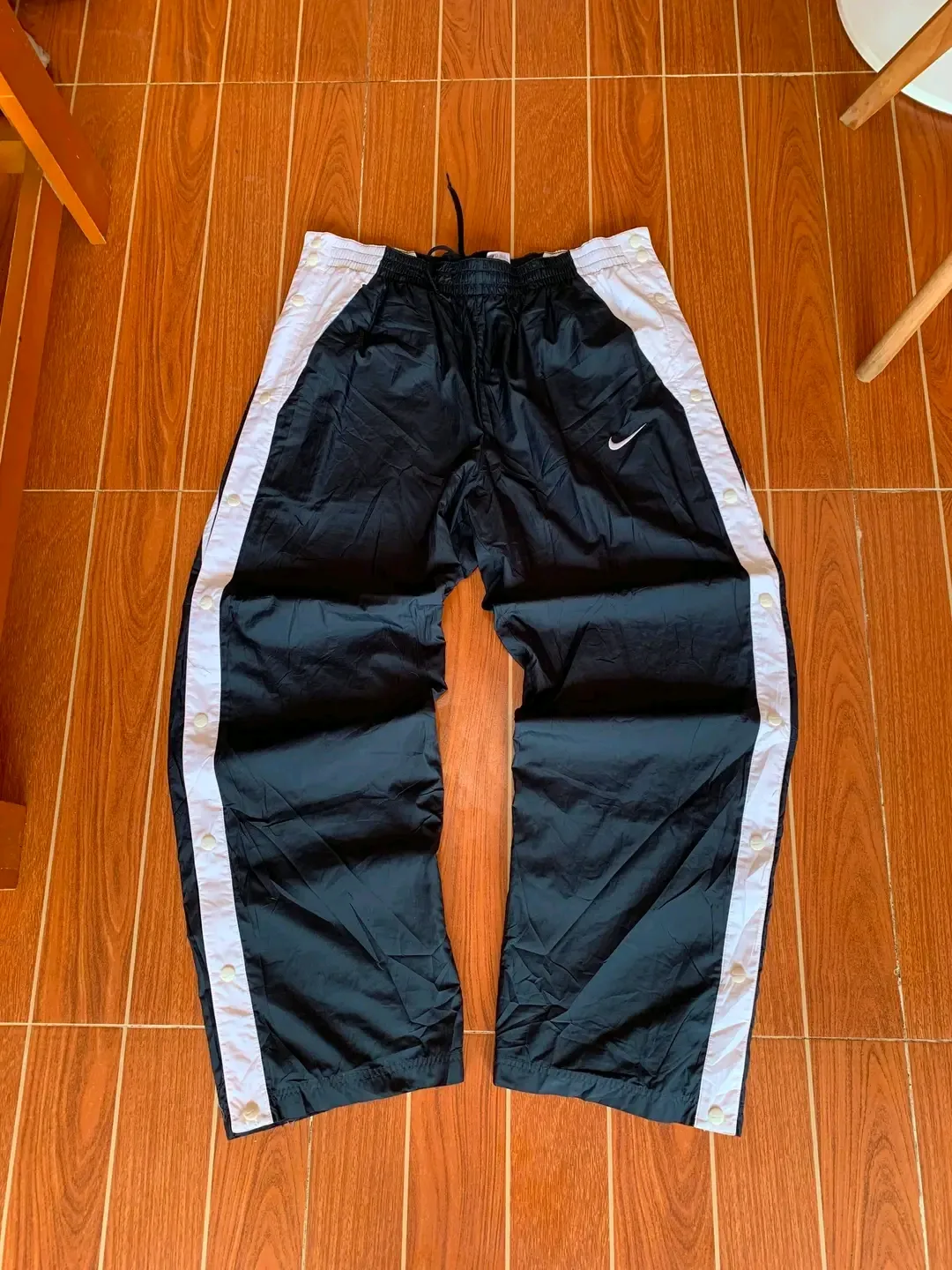 Pantalon Nike noir et blanc doudoune
