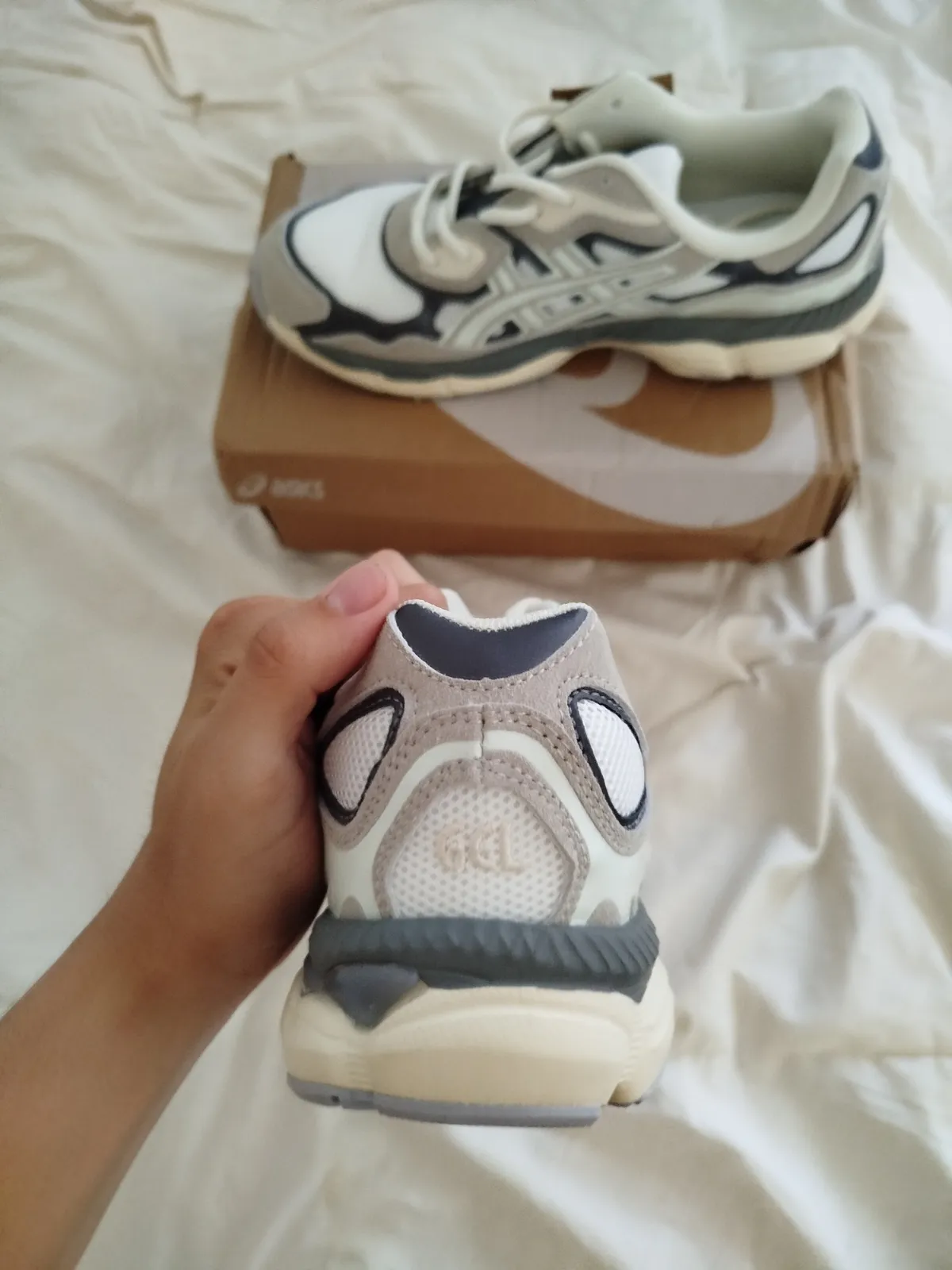 Baskets blanches enfant taille 28 3