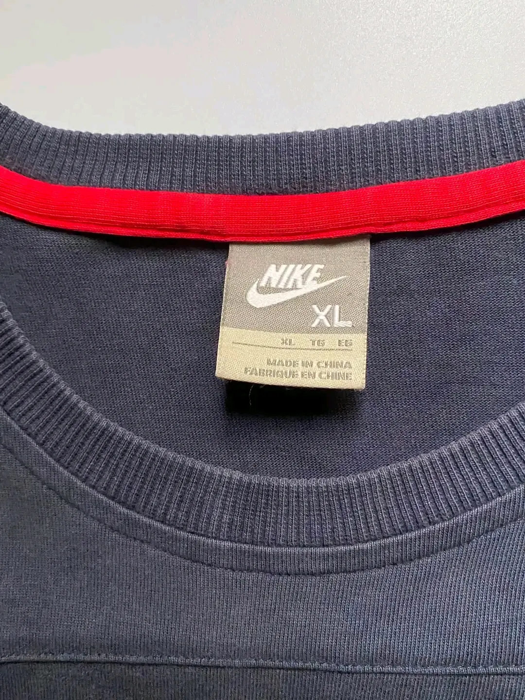Nike Sweatshirt Dark Gray Red Trim XL