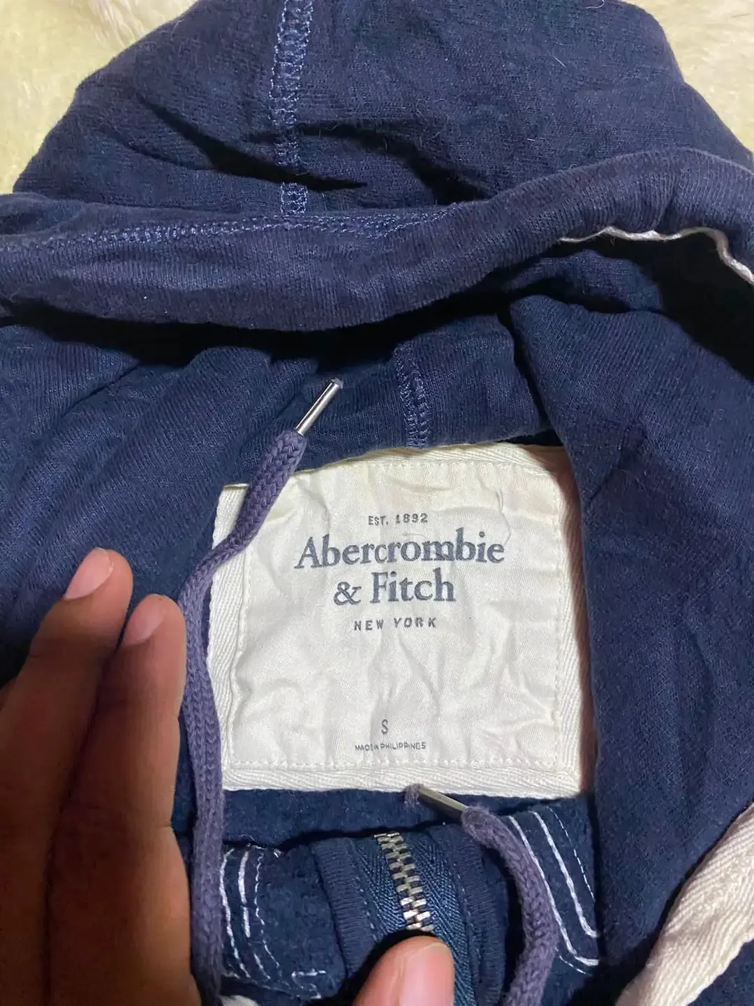 Sweat à capuche Abercrombie Fitch bleu marine 2