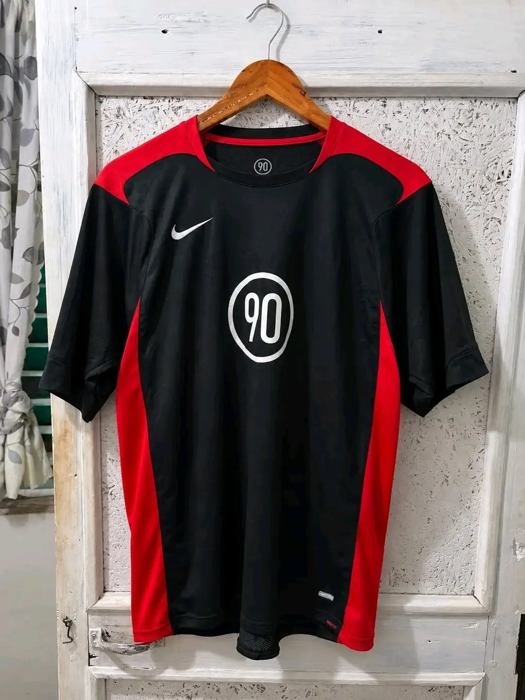 Nike T-shirt Black Red Number 90