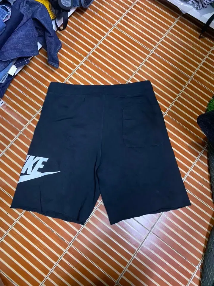 Short Nike noir avec logo 3