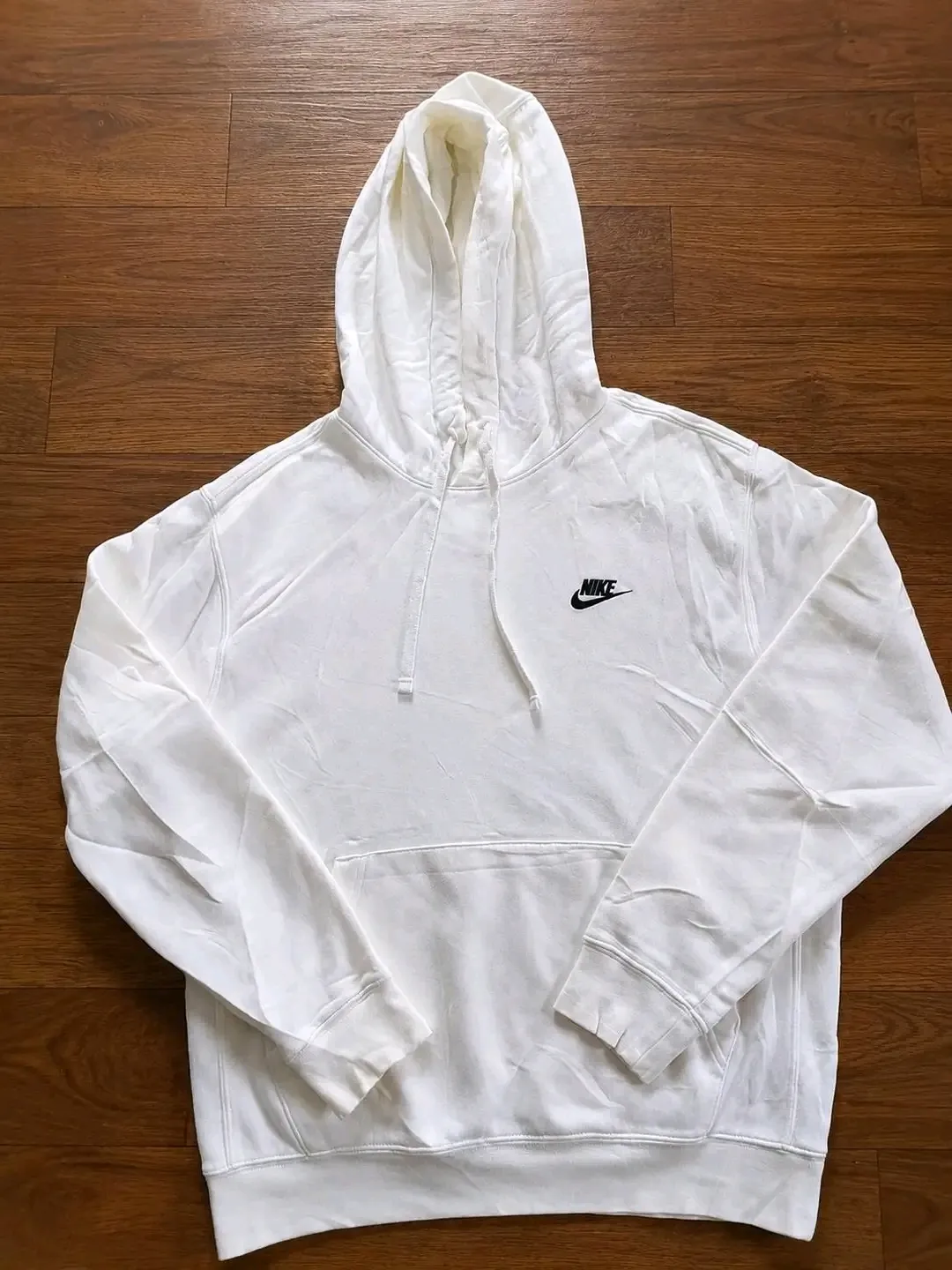 White Long-Sleeve Hoodie Sweatshirt 3