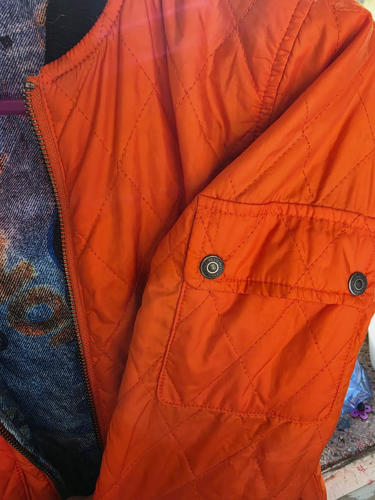 veste double face Guess imprimé graffiti bleu et noir – Guess – taille S 9