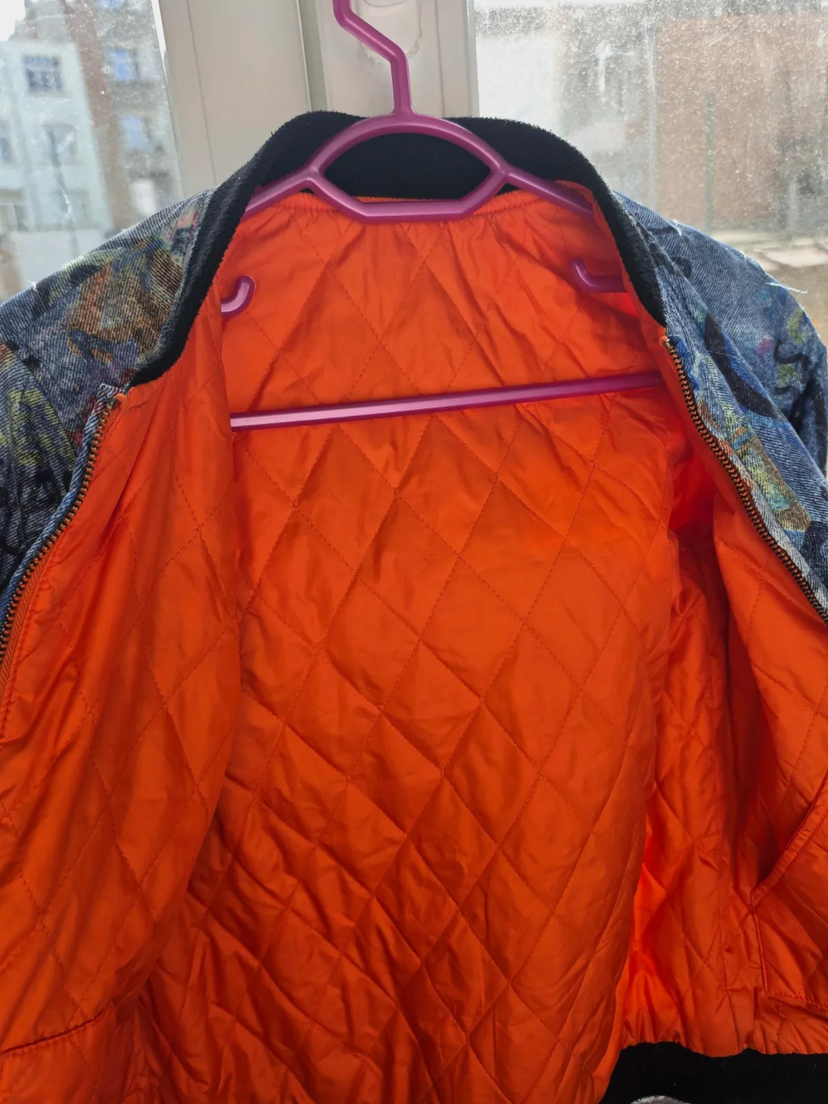 veste double face Guess imprimé graffiti bleu et noir – Guess – taille S 5