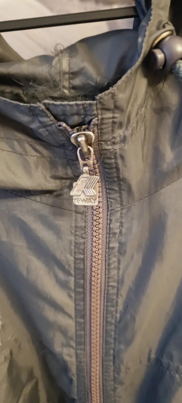 Veste coupe-vent vintage K-Way zippée à capuche – Fila – taille XL 4