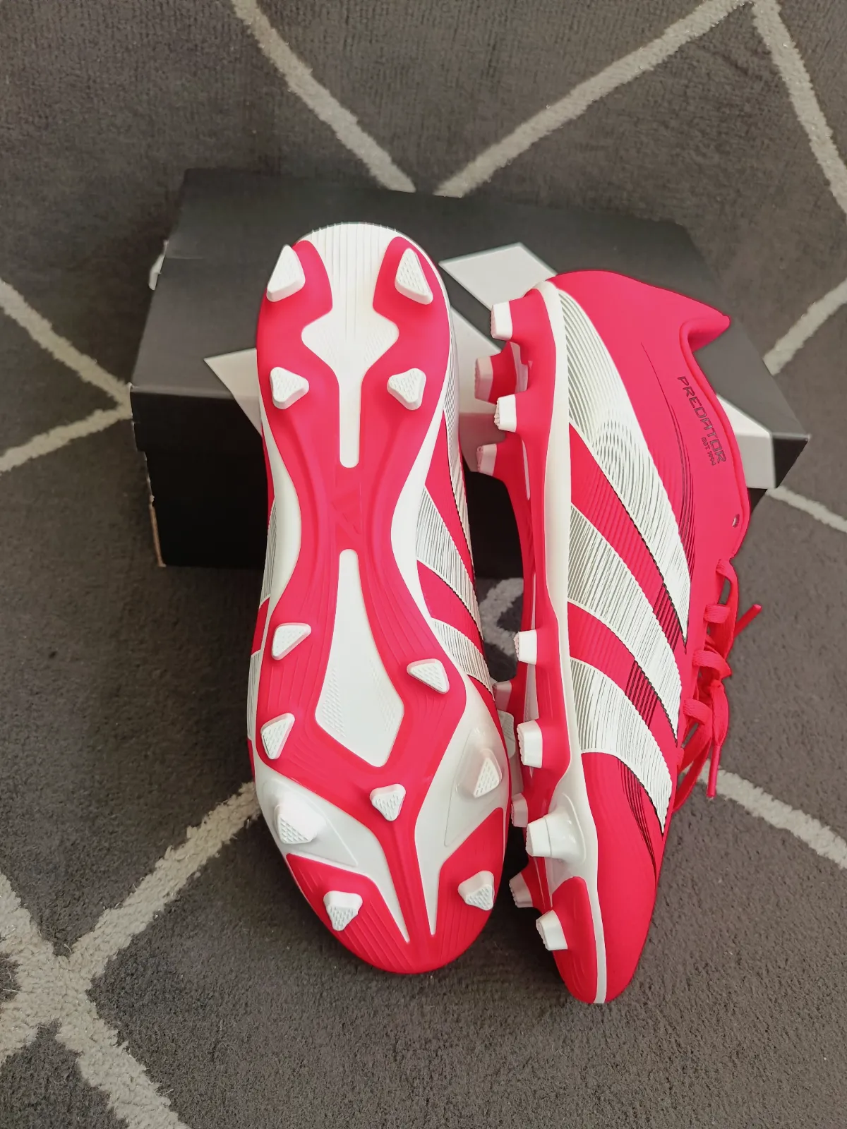 Chaussures de football Adidas Predator rouge – Adidas – taille EU 44 5