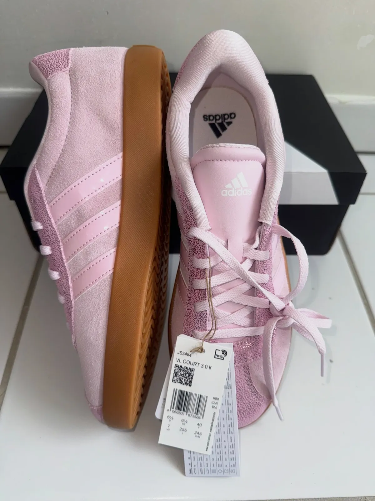 Baskets Adidas roses en daim – Adidas – taille EU 40 5
