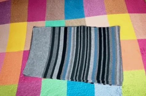 Écharpe en maille à rayures noires et bleues – Sans marque – taille S 2