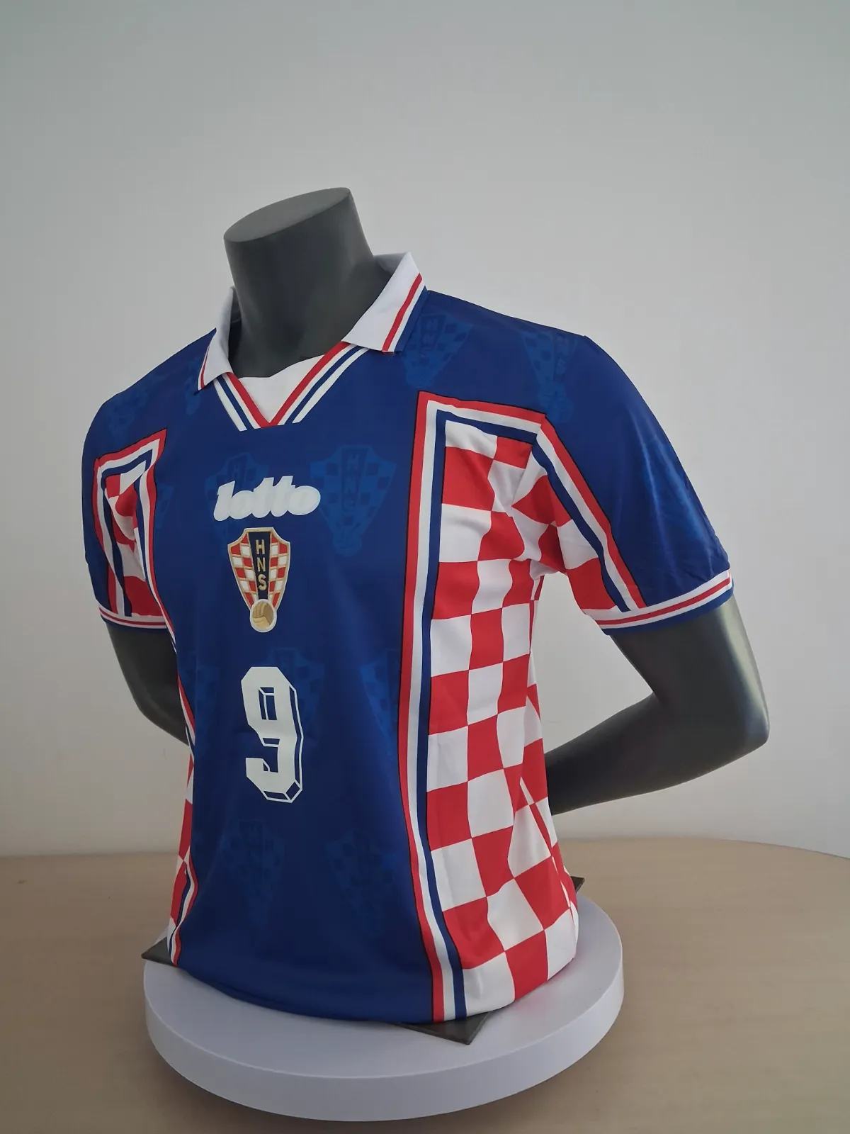 Maillot Croatie 1998 /ṣ̌uker 9 – Lotto – taille M 2