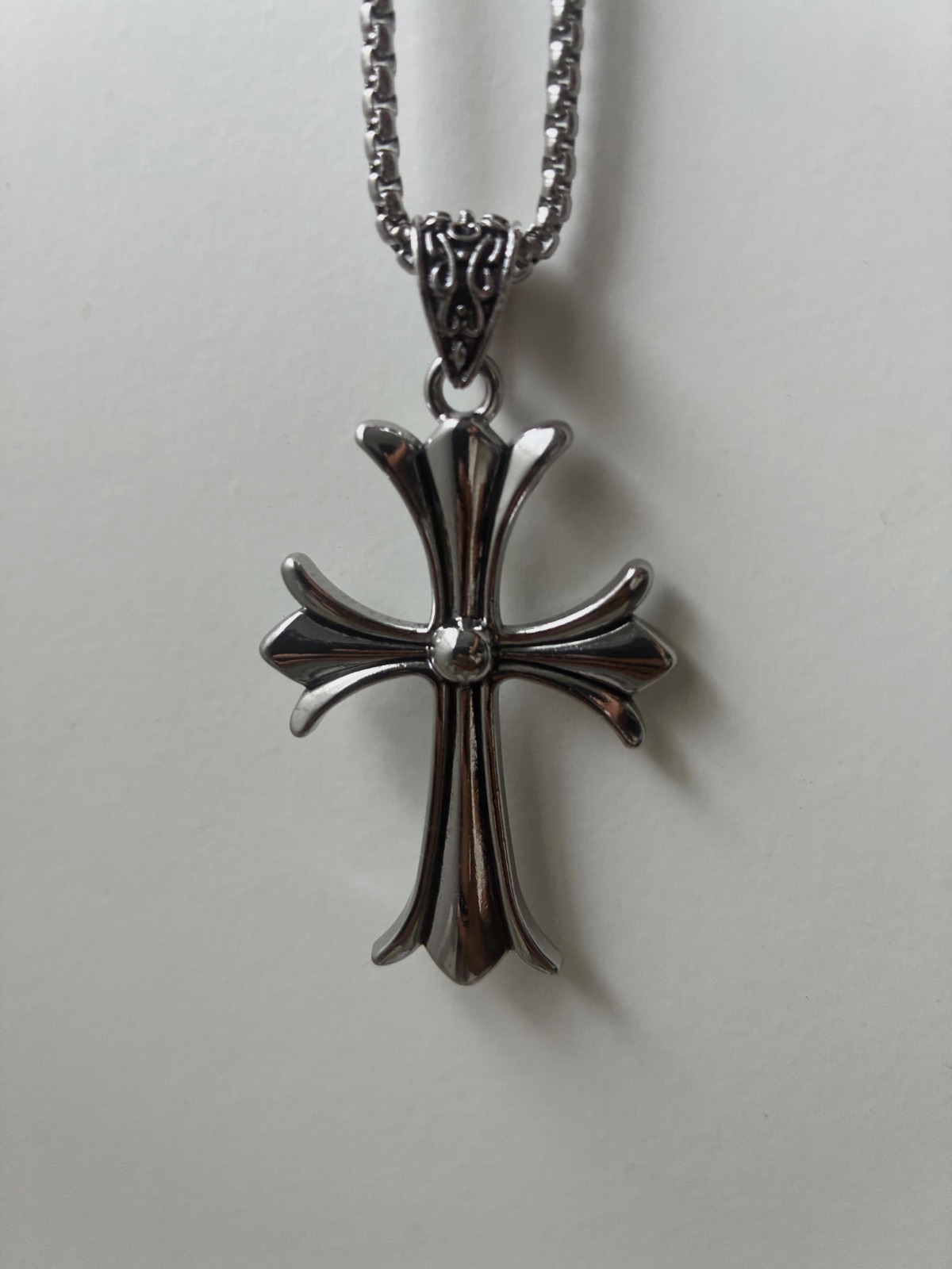 Collier pendentif croix gothique argenté – Chrome – taille Taille unique 6