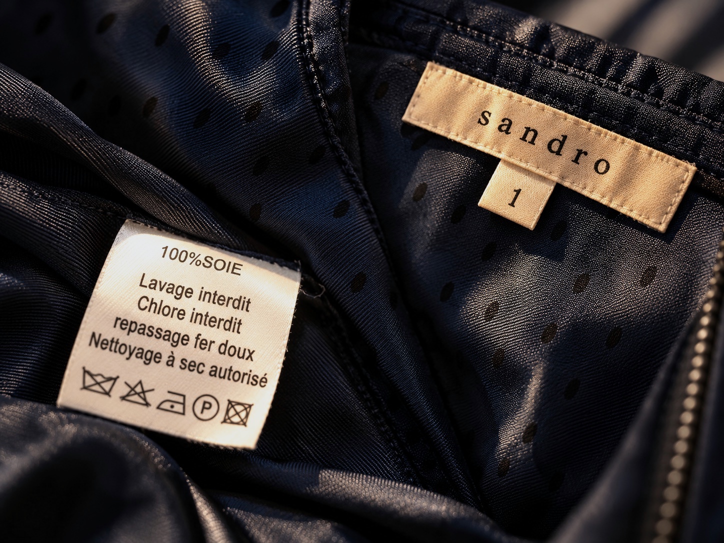 Blouse en soie Sandro bleu marine