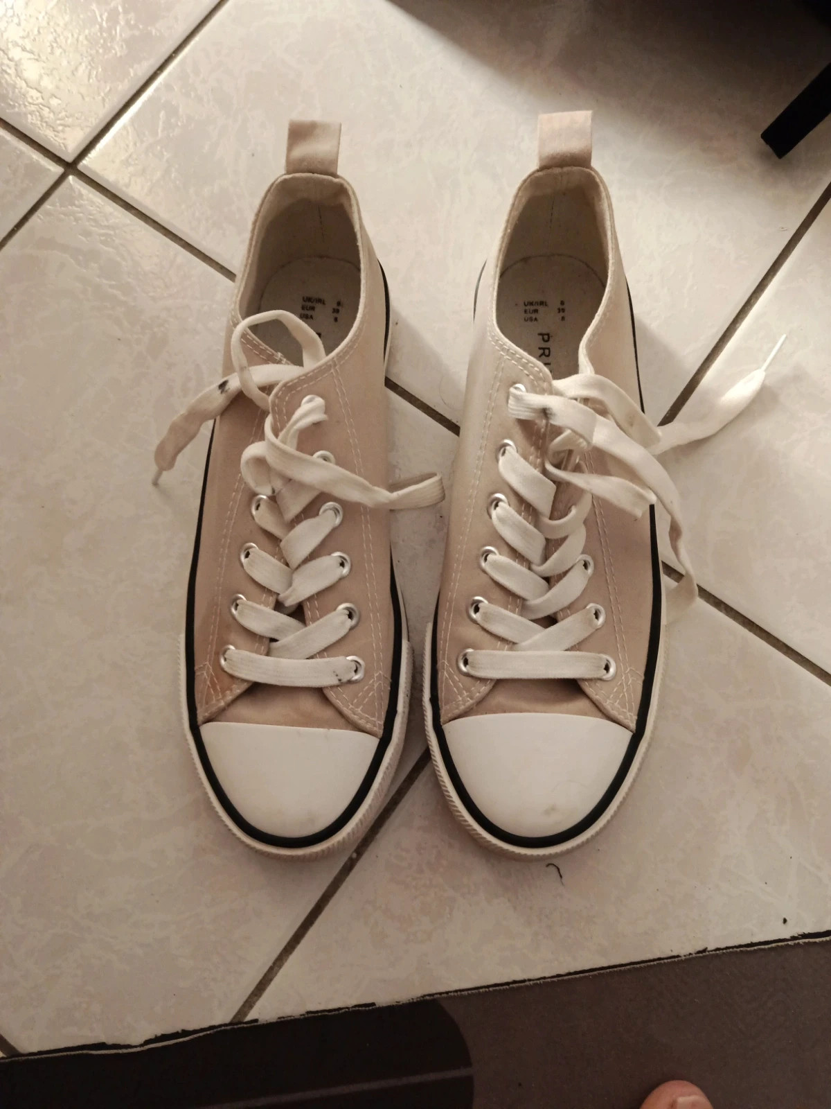 Converses – Primark – taille 39