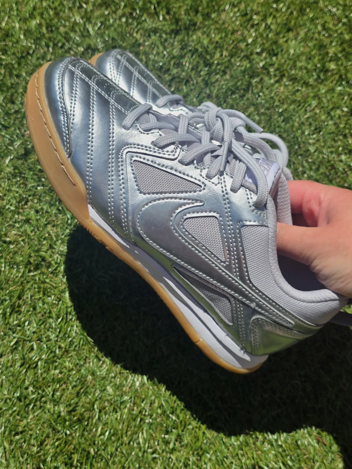 Nike Gato LV8 Metallic Silver Sneakers Size 36 – Nike – taille UK 4 6