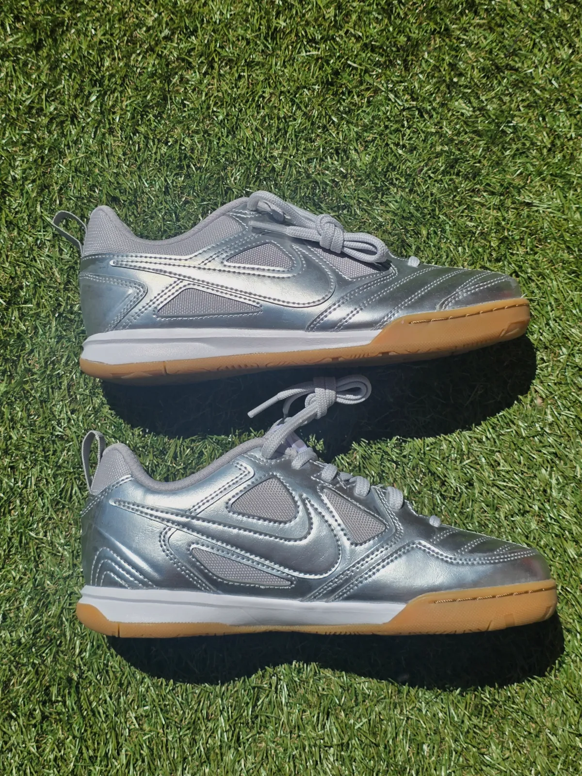 Nike Gato LV8 Metallic Silver Sneakers Size 36 – Nike – taille UK 4 4