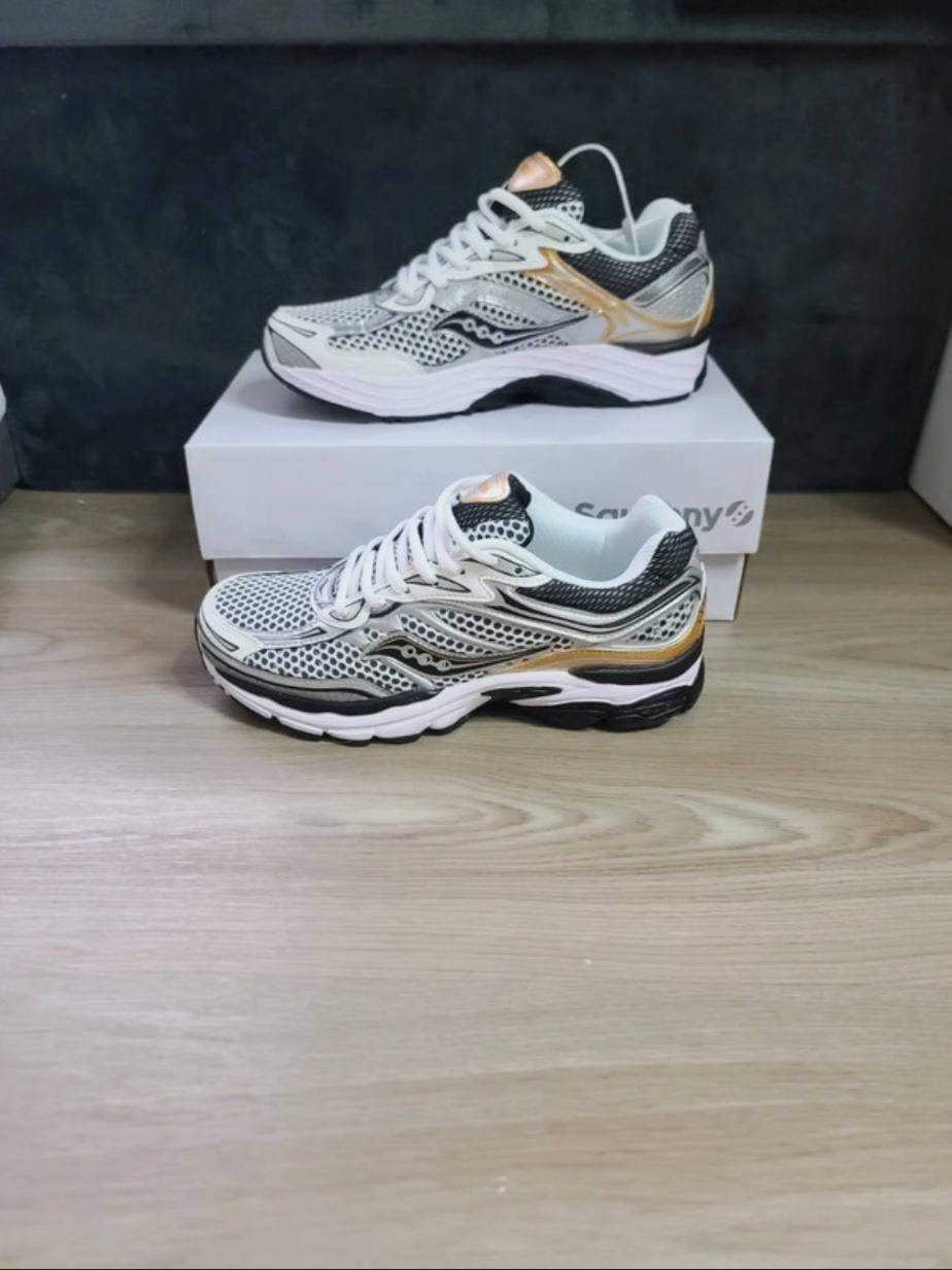 Baskets Saucony ProGrid ProGrid Omni 9 argent et dorées