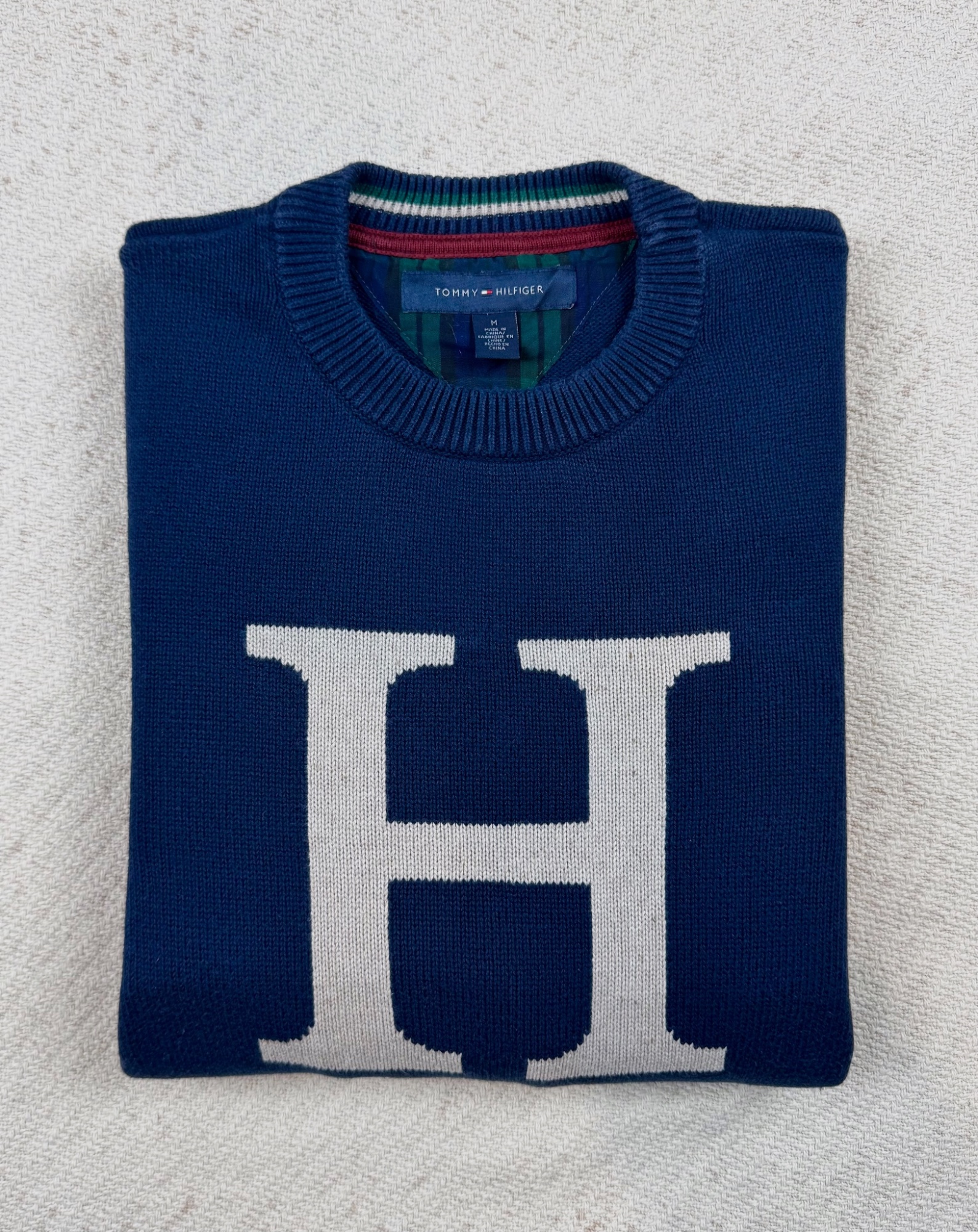 Pull bleu marine Tommy Hilfiger à grand H taille M 