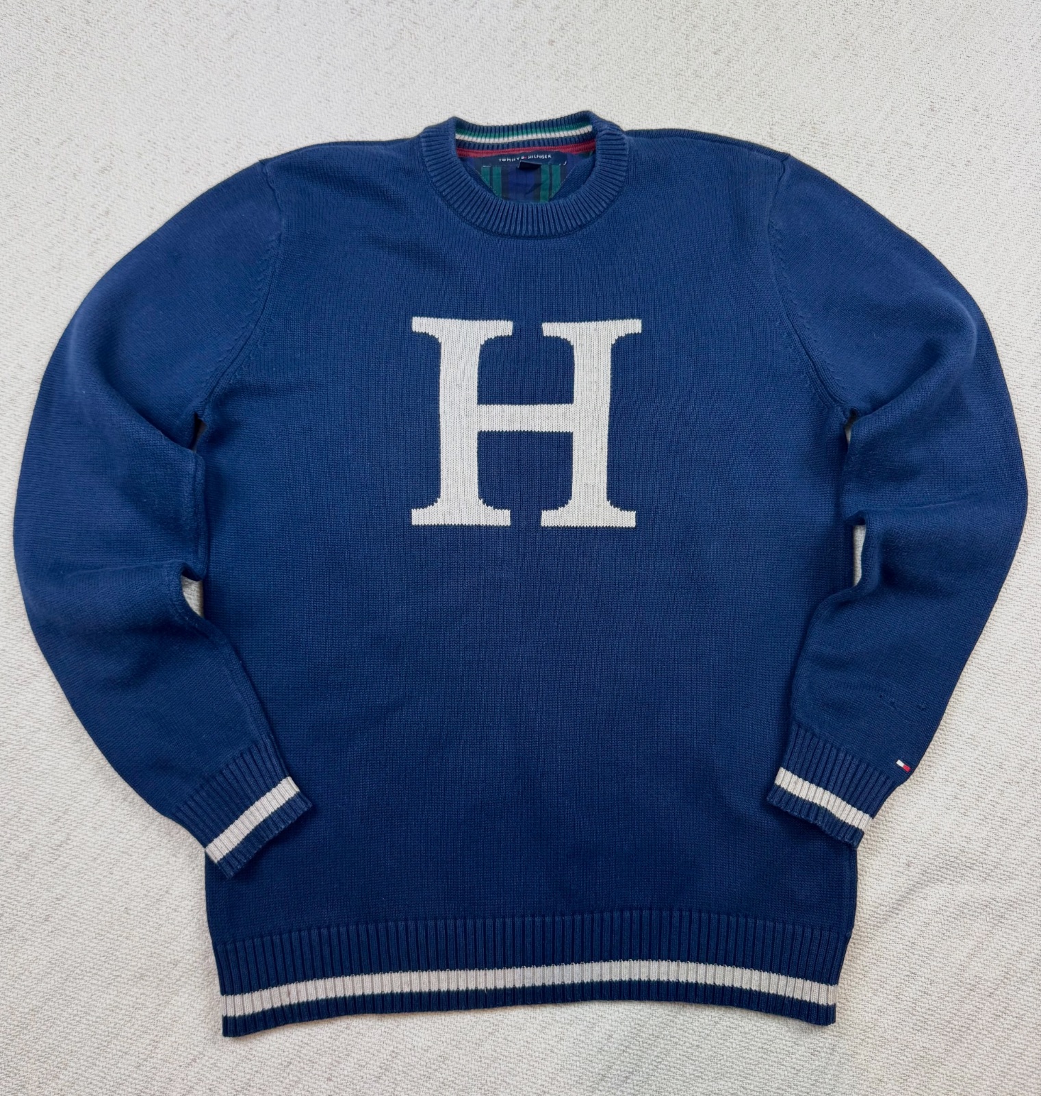 Pull bleu marine Tommy Hilfiger à grand H taille M  – Tommy Hilfiger – taille M 2
