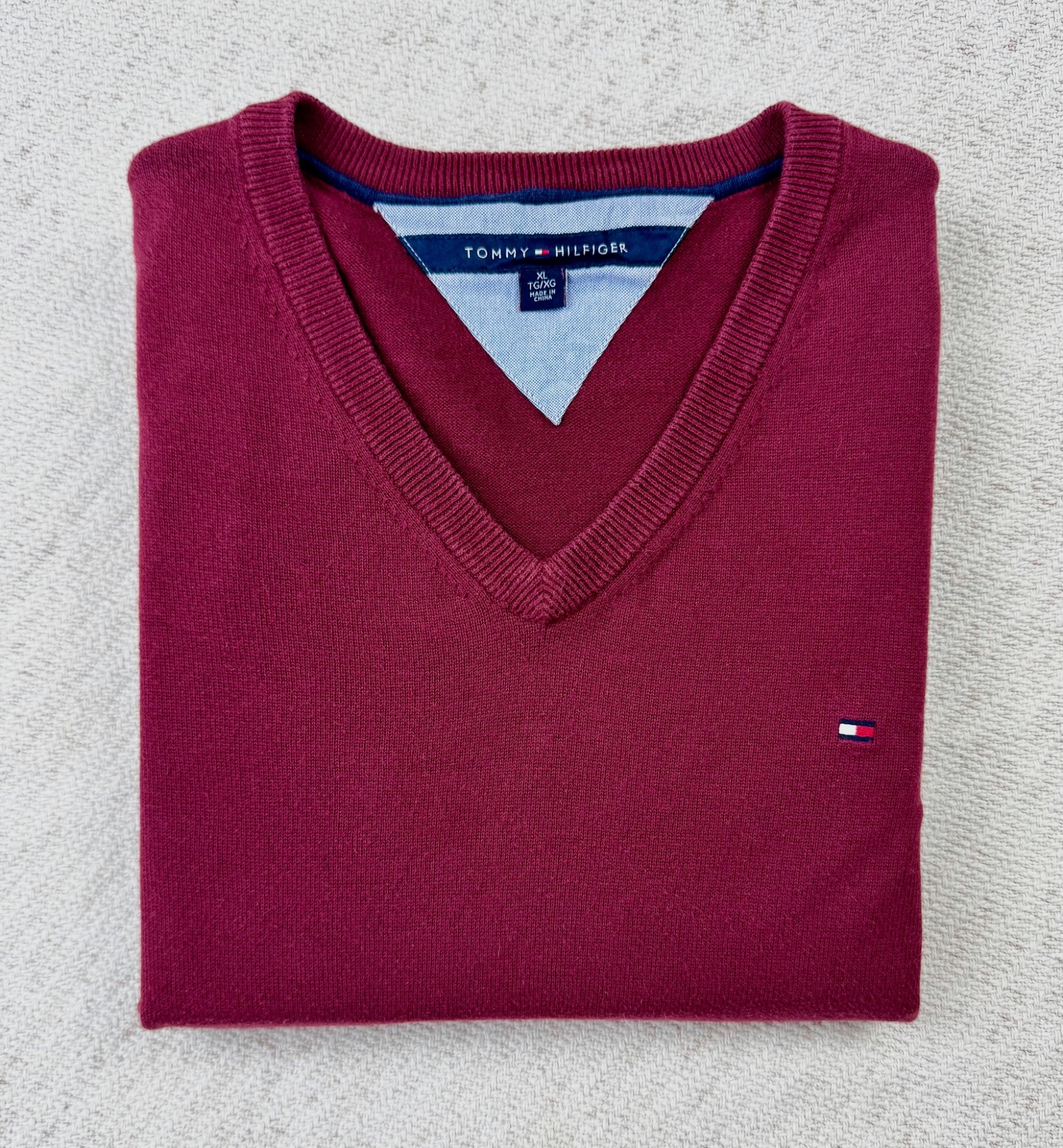 Pull col V Tommy Hilfiger bordeaux XL