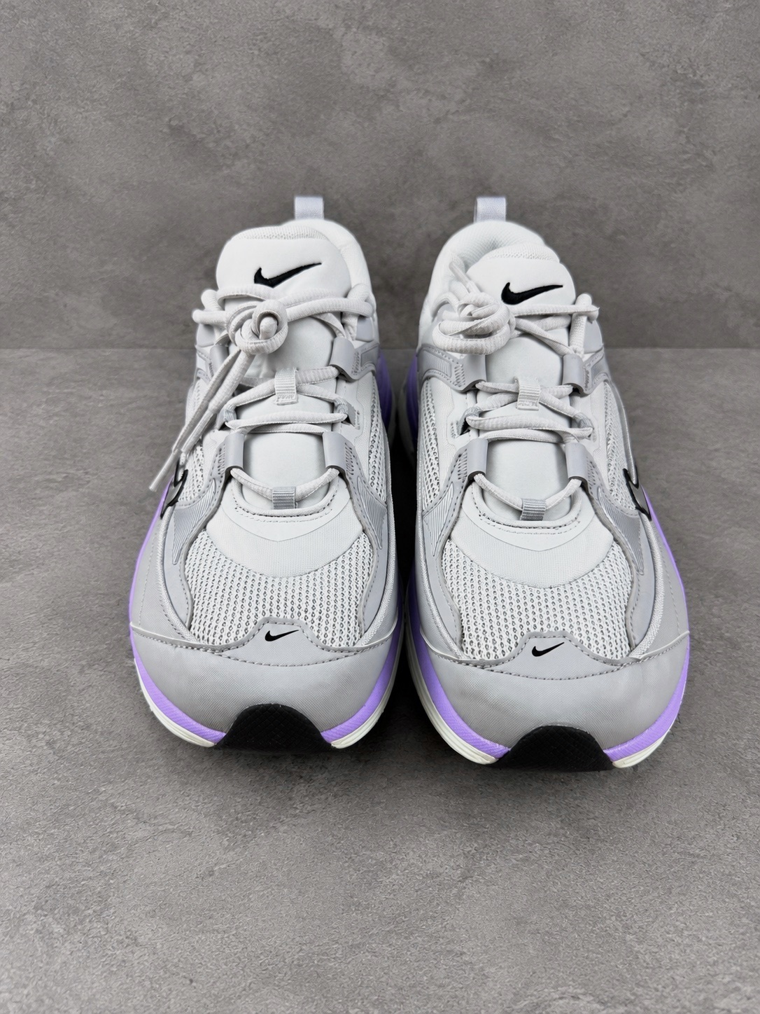 Baskets Nike Air Max Bliss grises et violines T 44.5 – Nike – taille EU 44 4