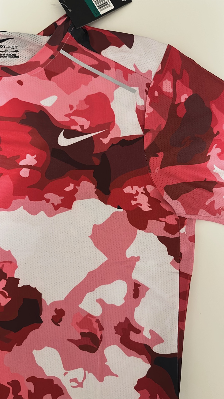 T-shirt de sport Nike Dri-FIT Camouflage Rose - Neuf avec étiquette – Nike – taille L 2