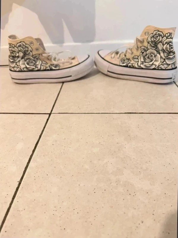 Converse à fleurs