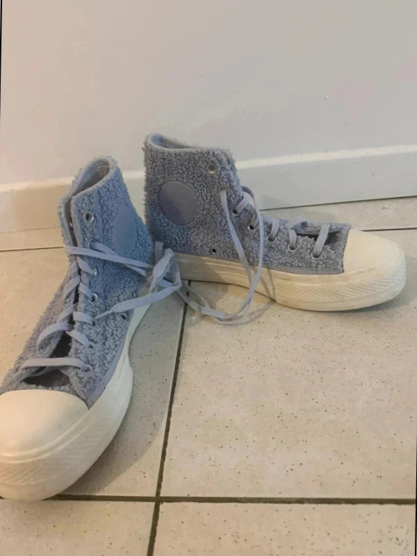 Converse purpul
