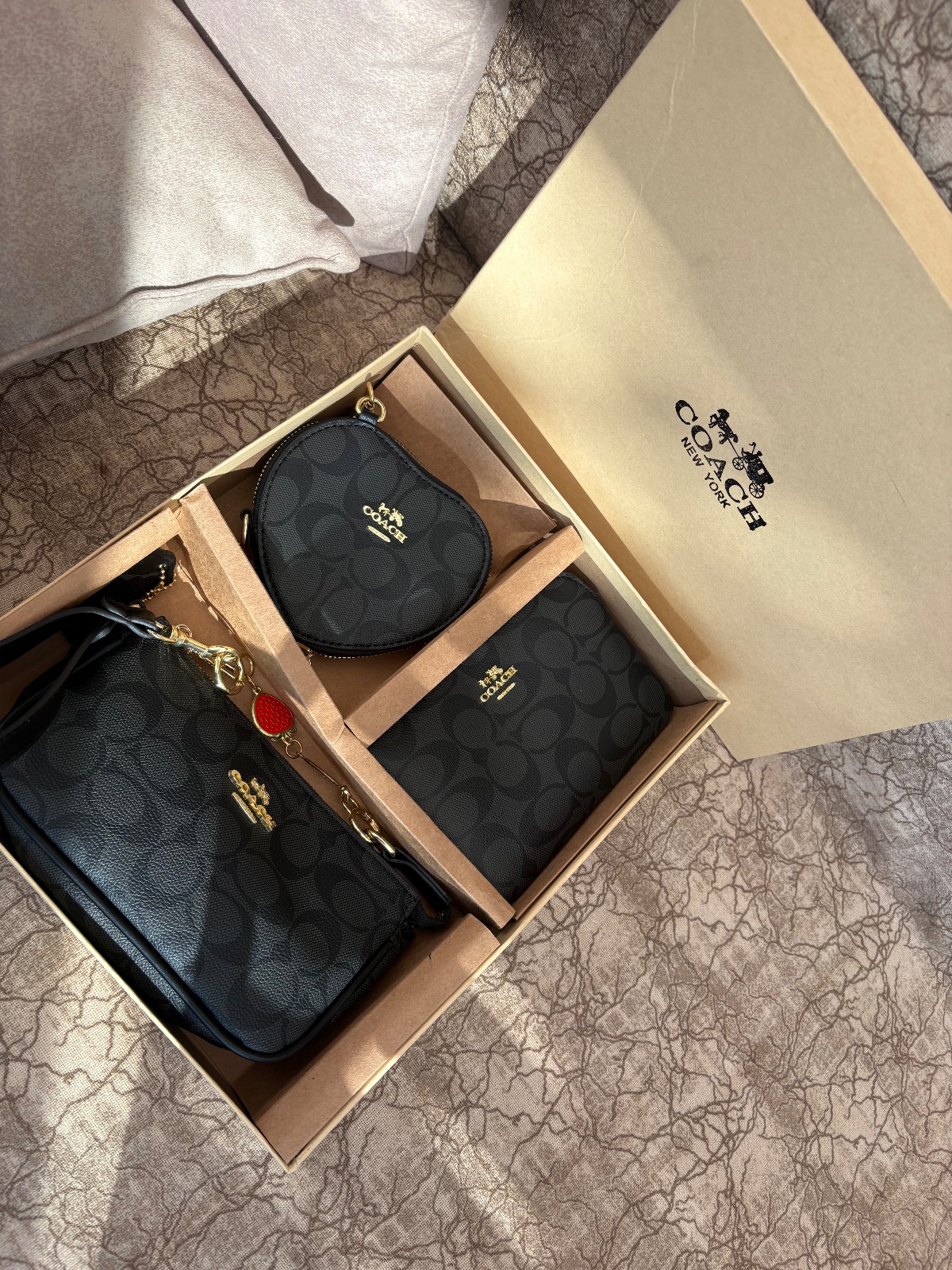 Coach ensemble porte-monnaie et pochette noirs 2