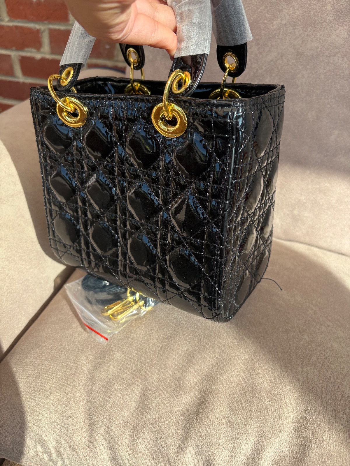 Sac Lady Dior noir vernis chaînes dorées 3