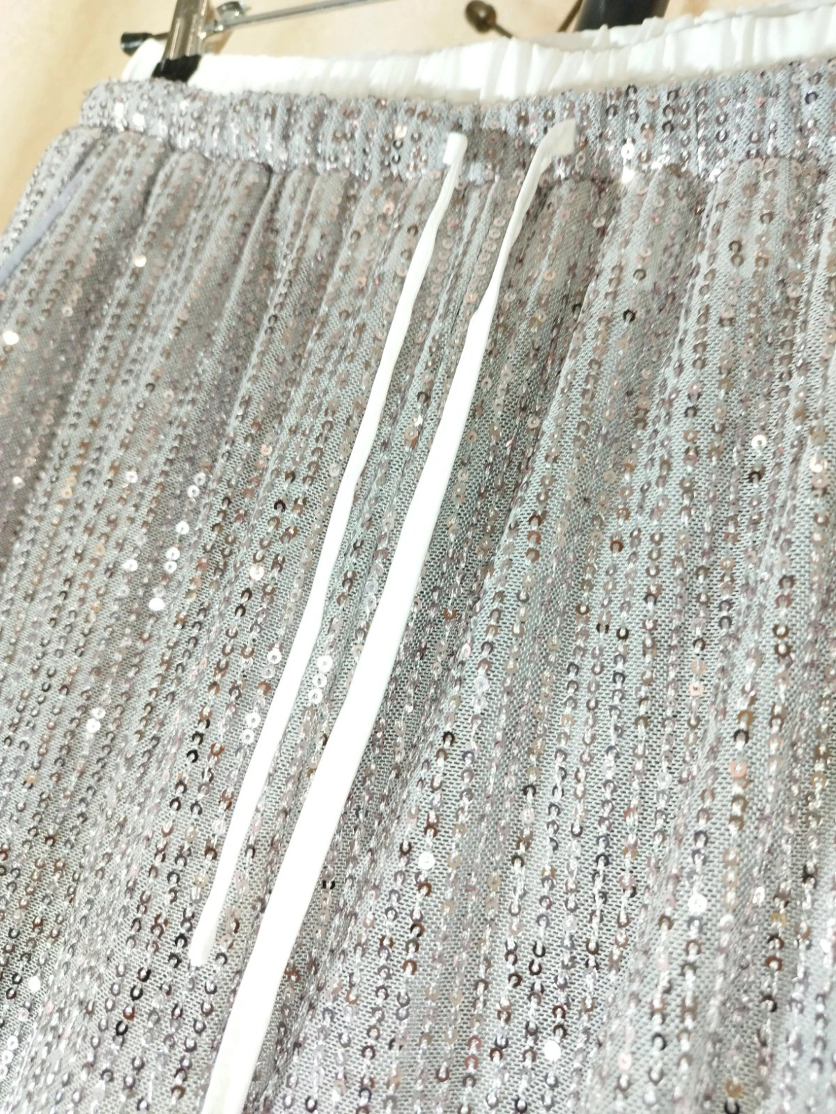 Pantalon à paillettes femme argenté – Shein – taille M / 38 / 10 5