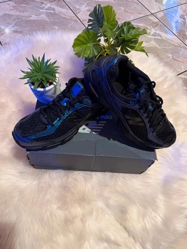 New balance 509 noir reflet bleu/ violet en fonction du soleil neuve