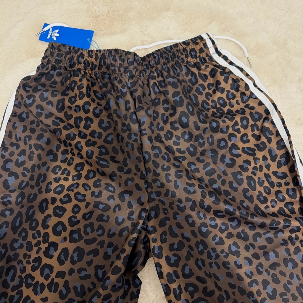 Pantalon adidas léopard  – Adidas – taille M 4