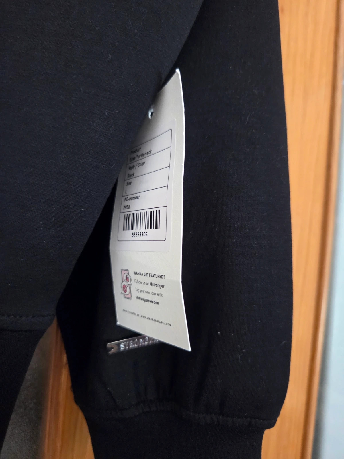 Sudadera con cremallera deportiva de la marca sueca Stronger, modelo Signature Sweat Jacket. – STRONGER – taille L / 40 / 12 3