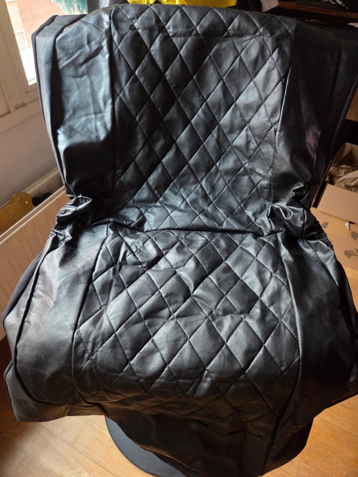 Funda de asiento acolchada en polipiel negra (diseño rombos)Nueva sin etiqueta