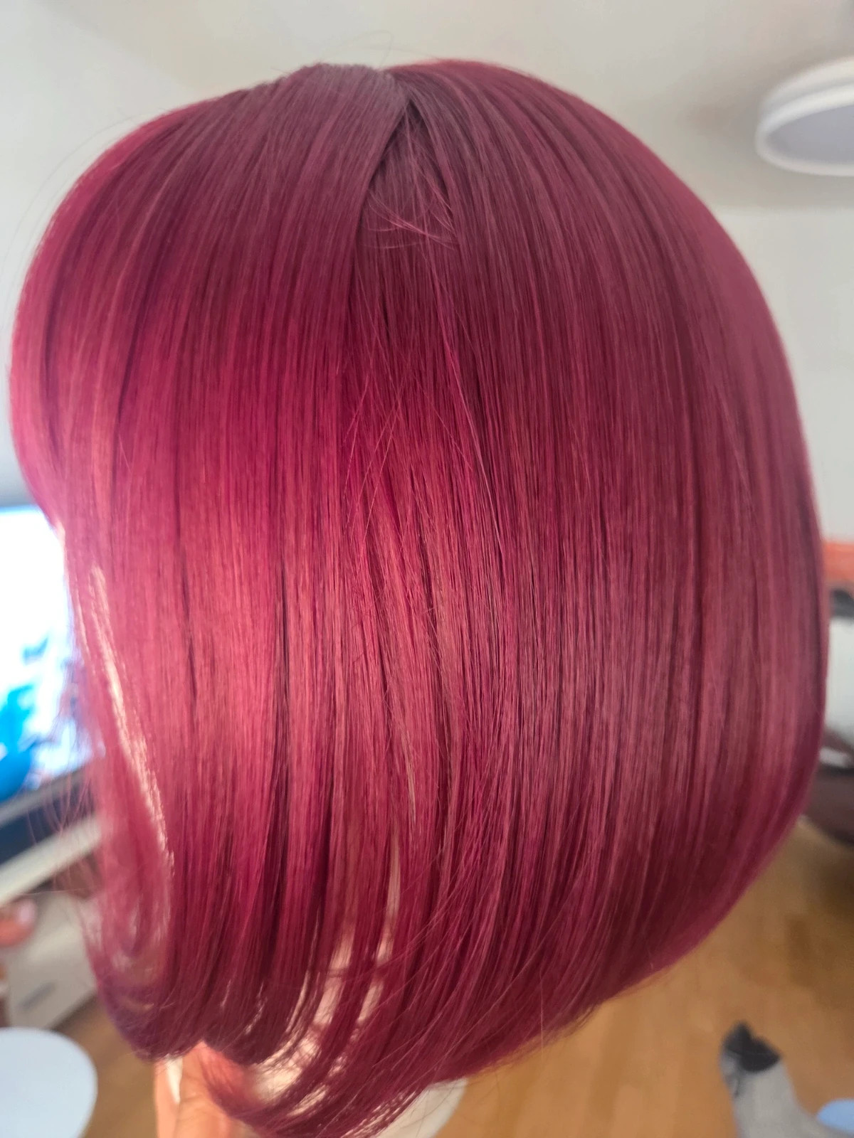 Peluca corta estilo Bob con flequillo – Color burdeos / vino (Nueva con accesorios) – topshe 4