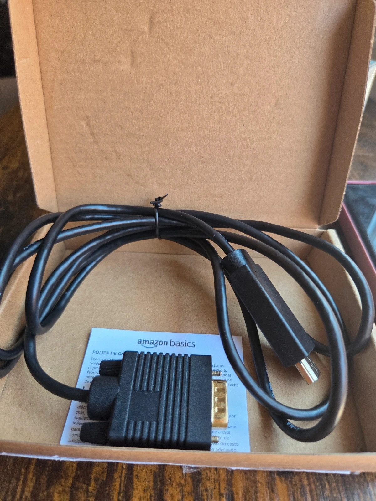 Cable HDMI a VGA Amazon Basics 1.8m (182.8 cm) - Nuevo en caja