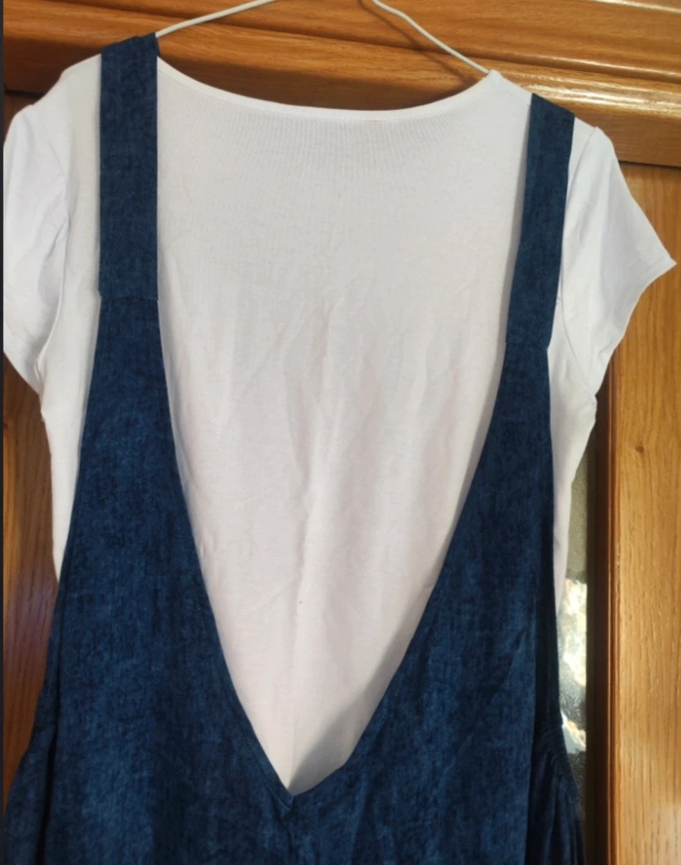 Conjunto Peto Denim Azul Jaspeado + Camiseta Blanca Básica con Elastano - Nuevo con Etiqueta – La Boutique – taille L / 40 / 12 2