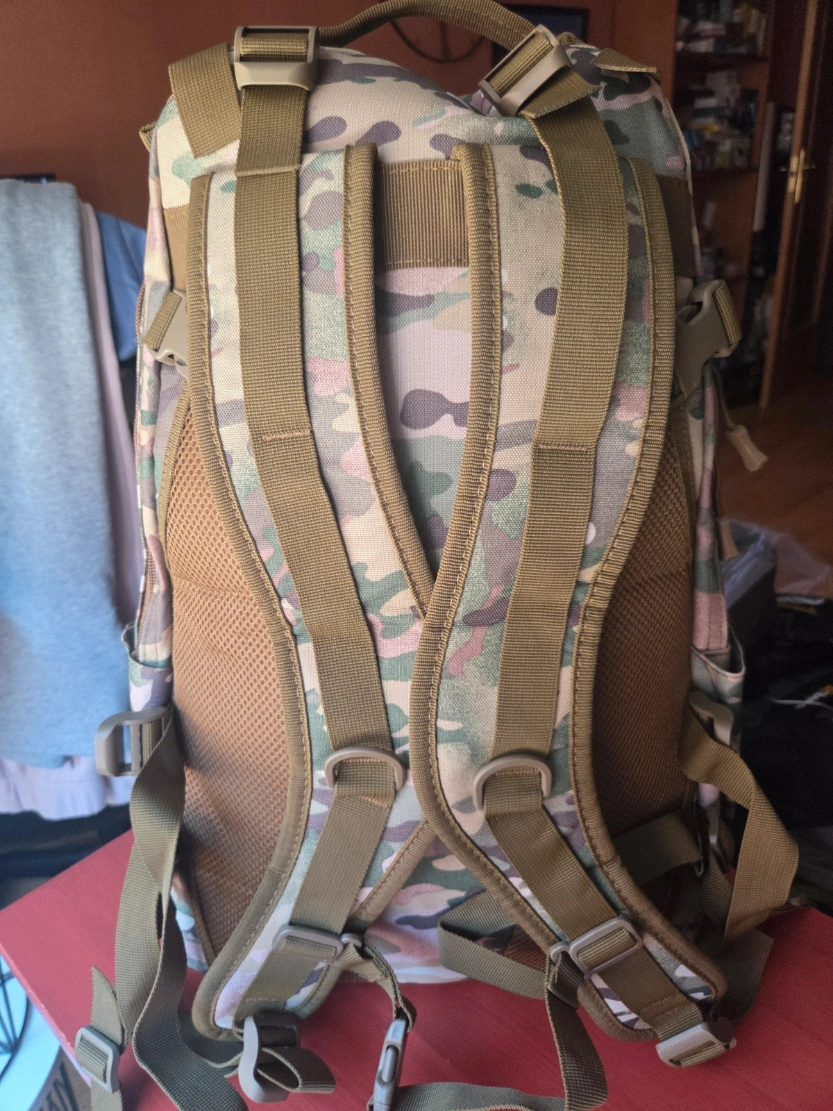 Mochila Táctica Militar Multicam – 35L/45L – Sistema MOLLE y Ergonómica – Como 4