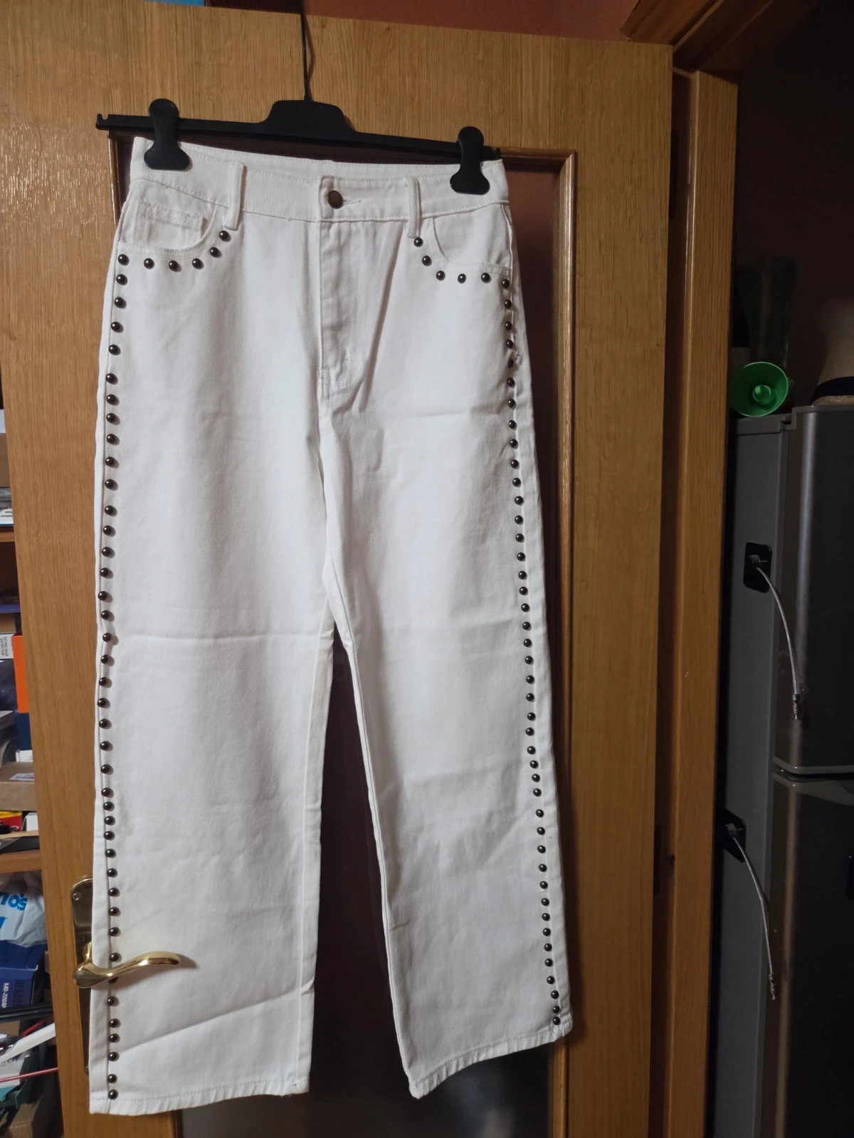Pantalones Blancos Rectos con Tachuelas - Estilo Rockero/Boho (Talla 38 aprox.) – taille M / 38 / 10 2